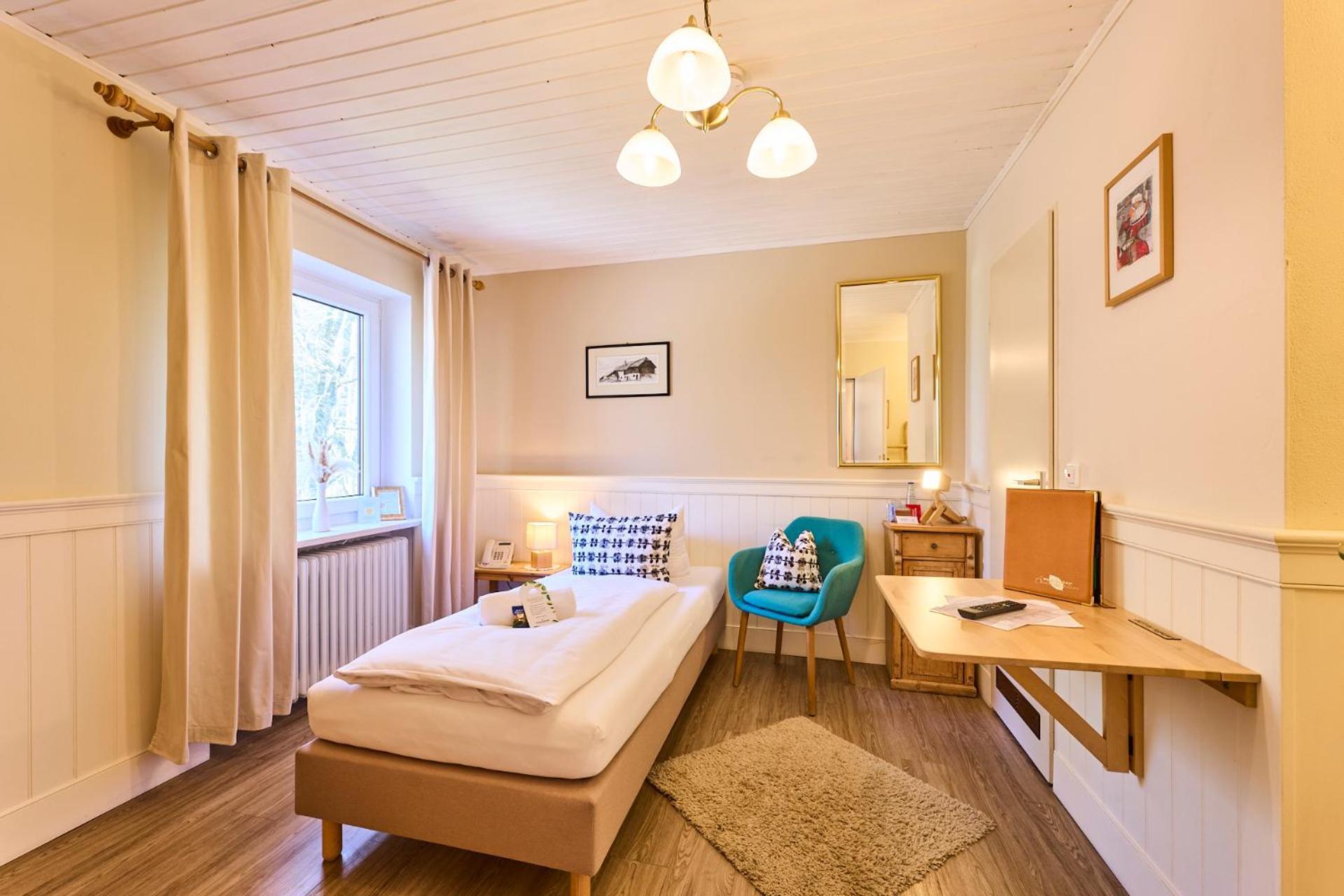 Hotel Waldgasthof Buchenhain Baierbrunn Exterior photo